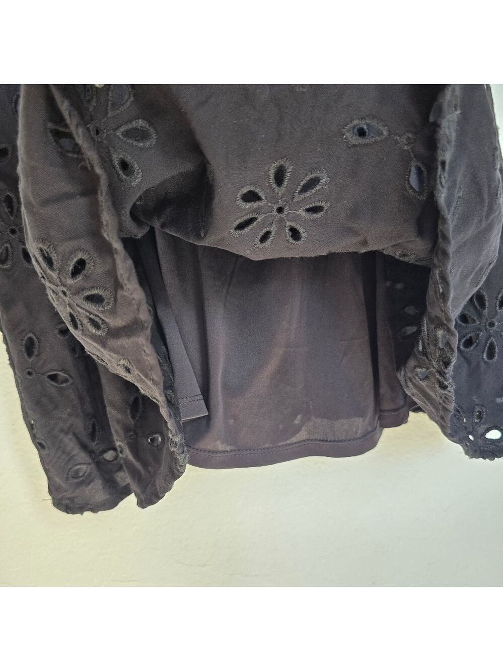 NWT TORRID Babydoll Eyelet Challis Black Short Sleeve Blouse Size 1X 14-16 - Picture 10 of 16